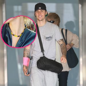 Süßer Liebesbeweis: Justin kreiert seiner Hailey eine Kette