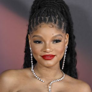 Neumama Halle Bailey teilt Tanzvideo von sich mit Babybauch