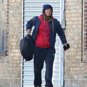 Mit Jogginghose: Halle Berry im Gam­mel­look am Filmset!
