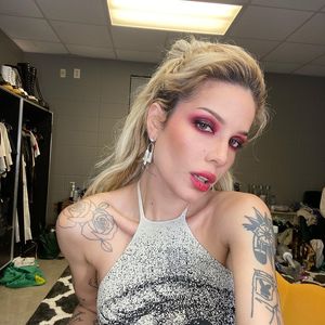 Emotionaler Ausbruch: Halsey bereut Lebensentscheidungen