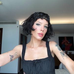 Halsey bereut ihre Rückkehr zur Musik nach Lupus-Diagnose!
