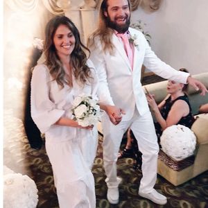 Warum heiratete Hana Nitsche in einem so legeren Kleid?