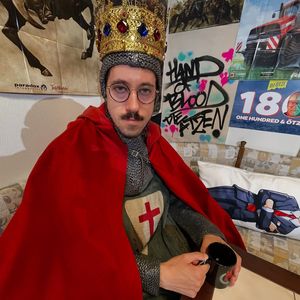 User sauer: HandOfBlood verkleidet sich im Stream als Jesus