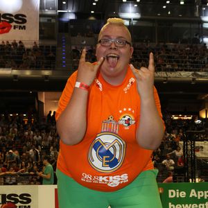 Bald-Papa Hans Entertainment: Früher Eskalation, heute soft!