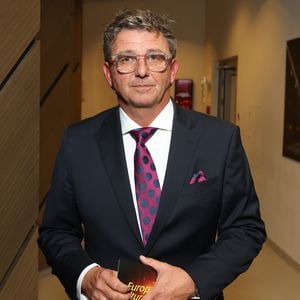 Ehrlich: Das findet Hans Sigl an Weihnachten "schlimm"