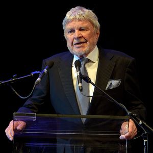 In Testament enthüllt: Hardy Krüger adoptierte Christiane