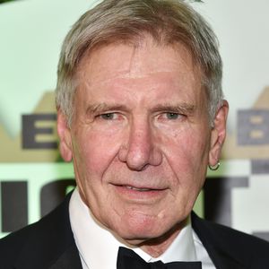 Harrison Ford geht vor Calista Flockhart auf die Knie!