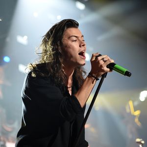 1. Fotos vom Set: Harry Styles säuft beim "Dunkirk"-Dreh