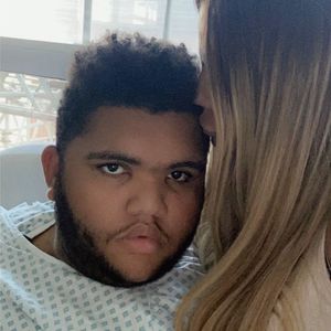 Katie Price' Sohn Harvey meldet sich selbst aus Krankenhaus