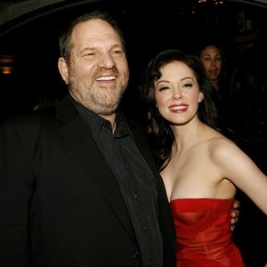 "Hat mich vergewaltigt": Rose McGowan klagt Weinstein an!