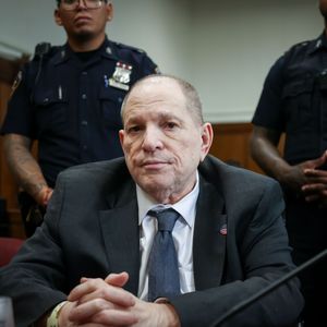 Harvey Weinstein betont "Bedauern" im Vergewaltigungsprozess