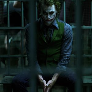 Warum Jokers Narben in "The Dark Knight" ein Rätsel bleiben