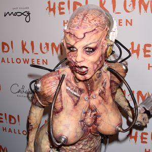 Supergruselig! Heidi Klum wirbt für Horrorfilm-Neuauflage