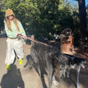 Heidi Klum geht gemeinsam mit Tom im Schlabberlook Gassi