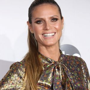Free The Nipple! Heidi Klum ohne BH im Shopping-Rausch