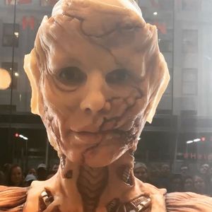 Gesicht ist drauf: Heidi Klums Halloween-Look fast komplett