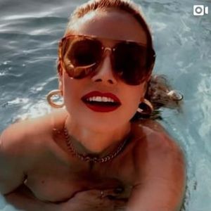 Freizügiger Badespaß: Heidi Klum planscht halbnackt im Pool