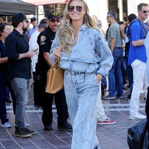 Im Denim-Overall: Heidi verzaubert "America's Got Talent"