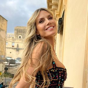 Auch Heidi Klum bekommt beim GNTM-Umstyling eine neue Frisur
