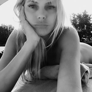 Im Evakostüm: Hier sonnt sich Heidi Klum völlig nackt!