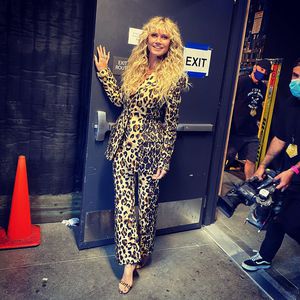 Ganz schön wild: Heidi Klum zeigt ihre neue XXL-Lockenpracht