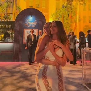 Heidi Klum und Sofía Vergara kuscheln auf Party der Oscars