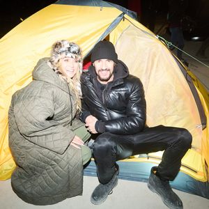 Für Fotoshooting: Die GNTM-Kandidaten campen in der Wüste
