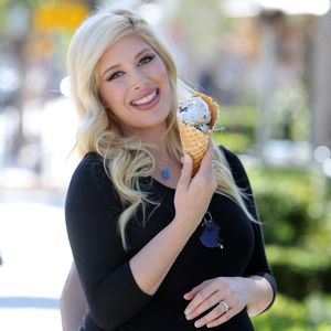 Ihr schmeckt's! Heidi Montag gönnt sich Eiscreme vor Geburt