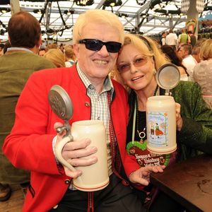 Große Überraschung: Er erbt Heino und Hannelores Vermögen!