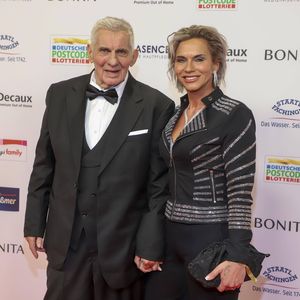 Heinz Hoenig feiert emotionales Comeback bei Preisverleihung