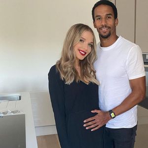 Schwangere Helen Flanagan feiert elften Jahrestag mit Scott