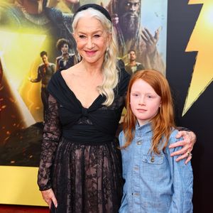 Wie süß! Helen Mirren nimmt ihren Enkel mit zur Filmpremiere