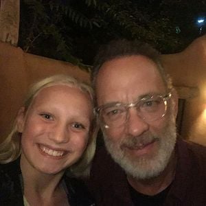 Schauspielerin Helena Zengel nennt Tom Hanks "zweiten Papa"