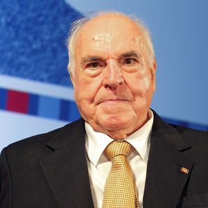 Immer noch im Krankenhaus: Helmut Kohl in ernstem Zustand
