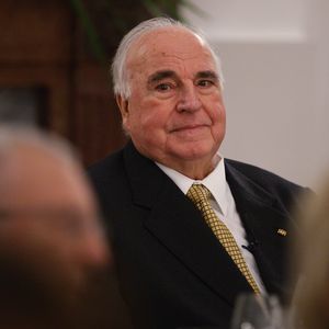 Trauriger Anblick: Helmut Kohls Grab hat keinen Grabstein