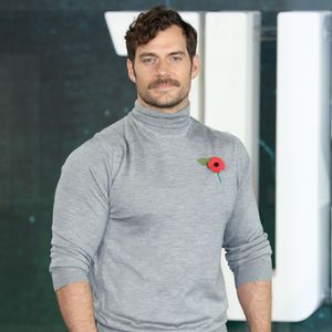 Haariger Verlust: Henry Cavill trauert um seinen Schnurrbart