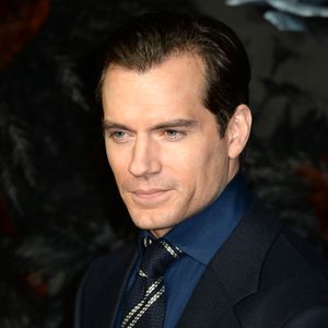 Neue Freundin? Henry Cavill hält Händchen mit Unbekannter