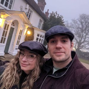 Fiese Kommentare: Henry Cavill steht zu seiner Beziehung