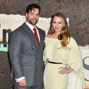 Henry Cavill bringt neue Freundin erstmals auf Red Carpet