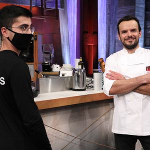 Kostet das den Sieg? Teller-Panne bei "Grill den Henssler"