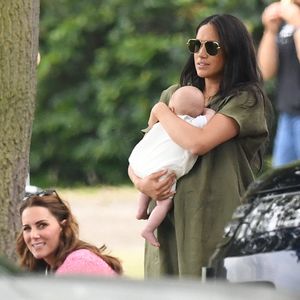 Paparazzi-Pics zeigen Meghan & Kate ganz vertraut als Mamas!