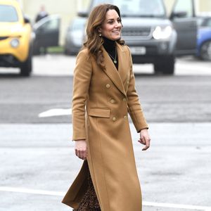 Pure Eleganz: Herzogin Kate bezaubert in bodenlangem Mantel