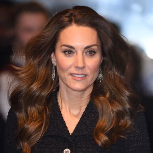 Ode an die Queen: Herzogin Kate trägt ihre Glitzer-Ohrringe