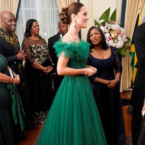 Glamour-Auftritt: Herzogin Kate bezaubert in Glitzerkleid