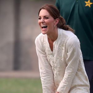 Sportlich! Herzogin Kate stellt Cricket-Talent unter Beweis