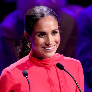 In ihrer Rede schwärmt Herzogin Meghan von ihrer Mutterrolle