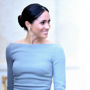 Oh, là, là: In dem Dress sieht man Herzogin Meghans Nippel!