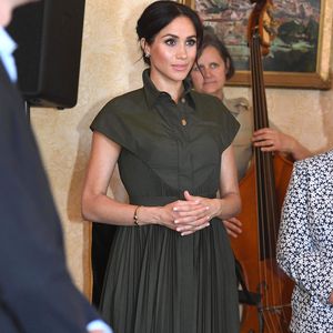 Erst weiß, dann grün: Meghans Schwanger-Looks extra unisex?