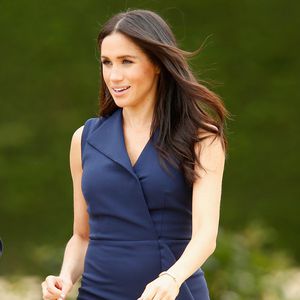 Liebevolle Schwanger-Geste: Hier hält Meghan ihren Babybauch
