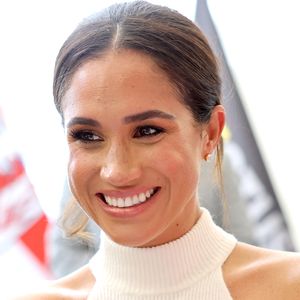 In Flip-Flops: Herzogin Meghan kauft auf Bauernmarkt ein